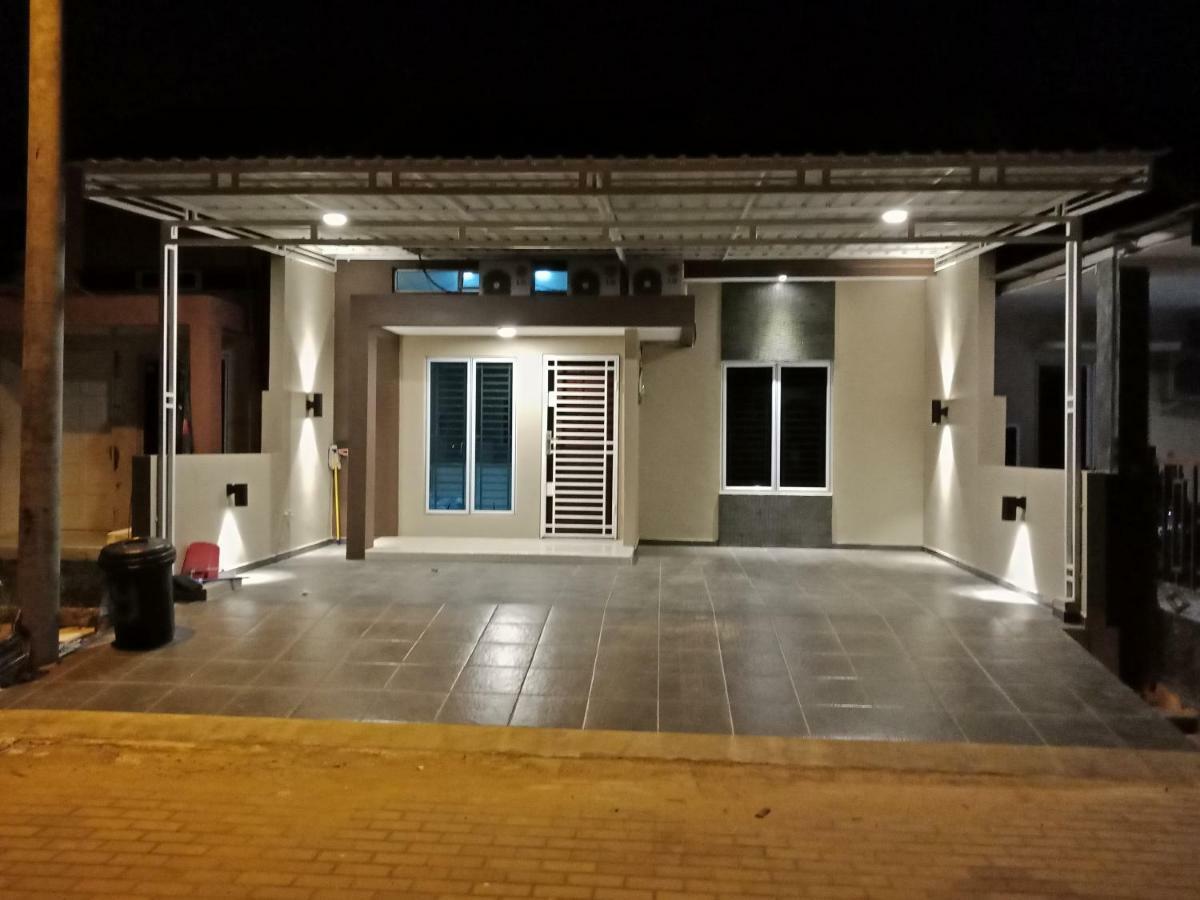 Hotel Sleeprest @ Golden Prima Batam Esterno foto
